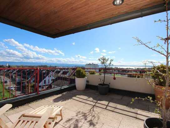 180-Grad-Blick auf den See und die Berge:
4-Zimmer-Wohnung mit Penthouse Charakter