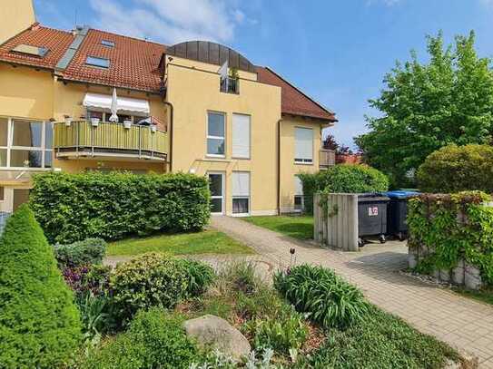 ***Gemütliche Maisonette, Bad mit Wanne, Sonnenbalkon und zwei Stellplätze warten auf Sie***