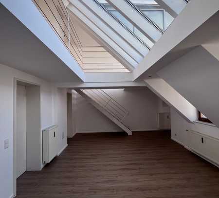 Agnesviertel
3-Zimmer-Maisonette-Wohnung mit 2 privaten Dachterrassen