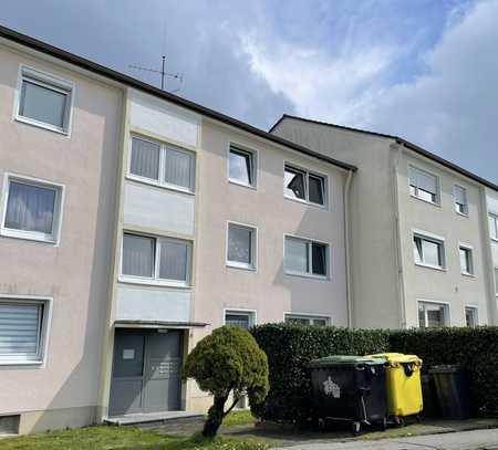 In Burscheid: Gepflegte Wohnung mit drei Zimmern und Balkon