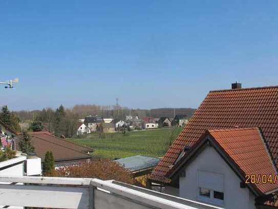 Sonnige Dachgeschoss-Wohnung/2-Zimmer-frei ab 01.08.2025