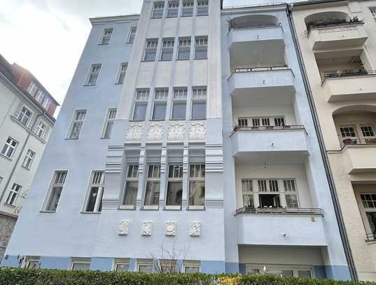 Sonnige und ruhige 4 Zimmer Altbauwohnung mit Balkon in Berlin- Friedenau