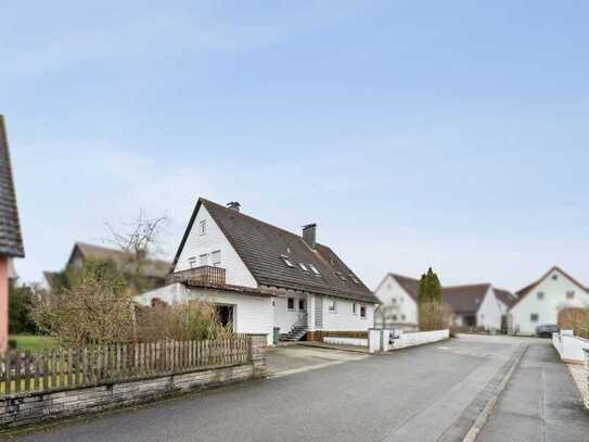 Gepflegtes Zweifamilienhaus mit Keller und Garten am Bildungsstandort Weidenbach