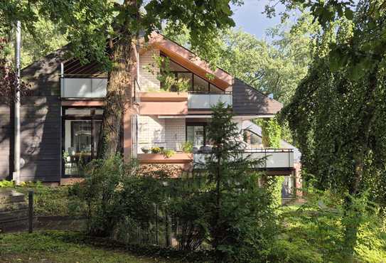 Anwesen in Alleinlage am Wald mit Einliegerwohnung, Fitnessraum, Sauna und Blick ins Grüne