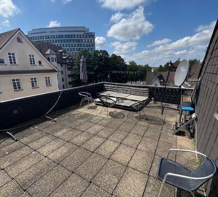 Gemütliche 3 Zi. mit 40 qm Dachterrasse in ruhiger Innenstadtlage nahe Schillerplatz