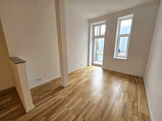 Wohnen im Denkmal! 3 Zimmer mit Balkon + Parkett + Bad mit Wa + SP