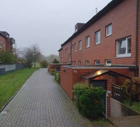 Ansprechende und gepflegte 3-Raum-Wohnung mit Balkon, Photovoltaik, komplett saniert in Sarstedt