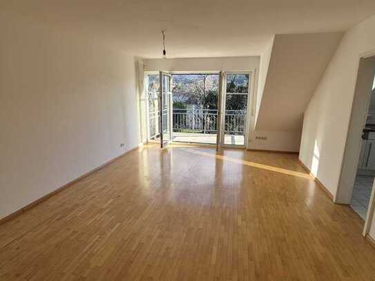 Helle 3-Zimmer-Maisonette-Wohnung mit tollem Grundriss, Balkon und EBK