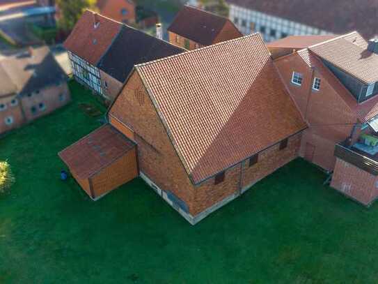 Schöner Resthof mit Nebengebäuden und großem Grundstück