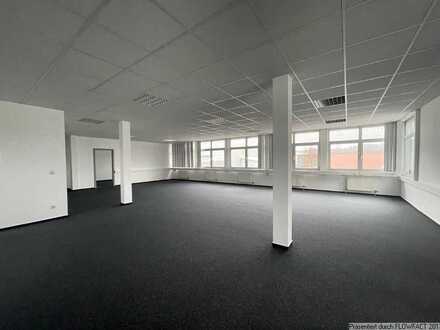 Helle Bürofläche im 1. OG in zentraler Lage in Karlsbad-Langensteinbach