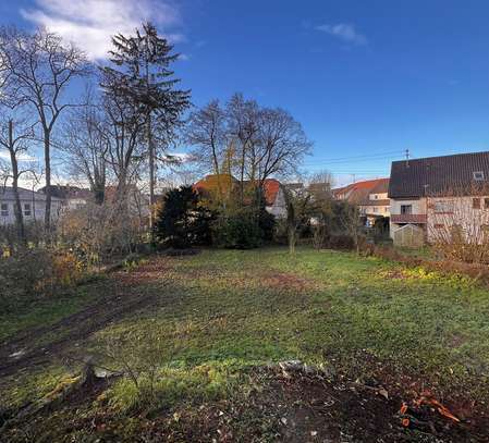 Heller sonniger Bungalow mit großem Naturgarten wartet auf fröhliche Bewohner, gerne mit Vierbeinern