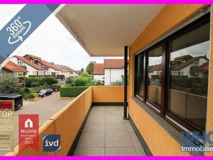 Sofort beziehbar: 2,5-Zimmer-Wohnung mit großem Balkon und Carport