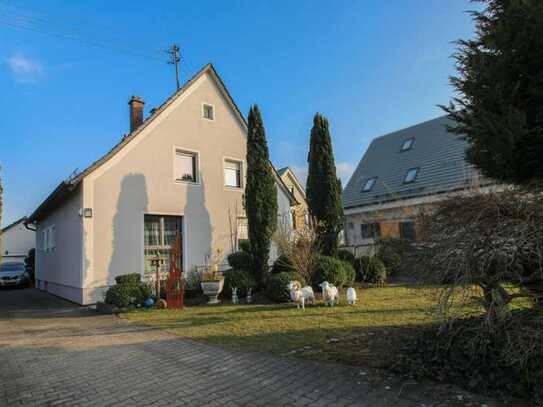 Modernisiertes 6-Zi. EFH mit Garten, Garage, Terrasse und zusätzlichem Baugrundstück in ruhiger Lage