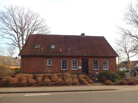 Massives Zweifamilienhaus in der Nähe des Heidesees