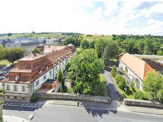 Hotel mit Eventscheune und Wohngebäuden