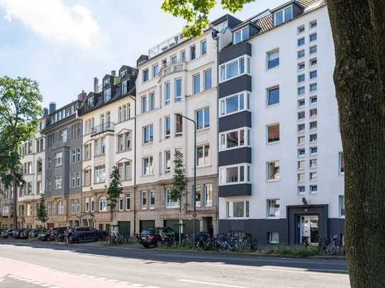 EIN HÖHEPUNKT DES JUGENDSTILS - Bezugsfreie Altbauwohnung trifft auf moderne Eleganz!