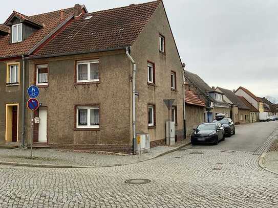 Altstadtflair - Reihenendhaus mit Garage & Ackerflächen