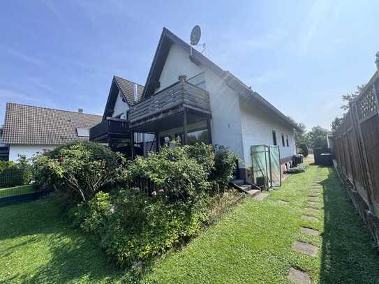 Charmante 3-Zimmer-Wohnung zzgl. Maisonette, Ankleidezimmer, Balkon und Blick ins Grüne