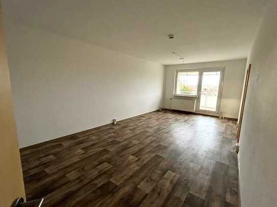 Saniert 2023: 3-Raum-Wohnung mit Balkon!