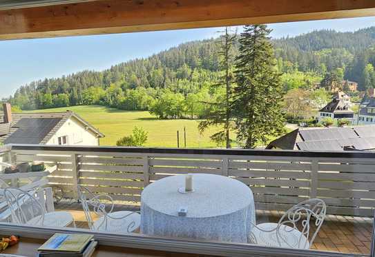 Freistehendes Einfamilienhaus mit ELW in schöner Aussichtslage