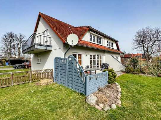 Doppelhaushälfte – Ferienhaus – Kamin– Carport – Garten – Terrasse – Balkon