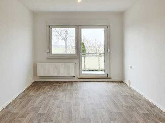 + 500 EUR OBI-Gutschein***Frisch renovierte 4-Zimmer-Wohnung mit Balkon und Tageslichtbad!