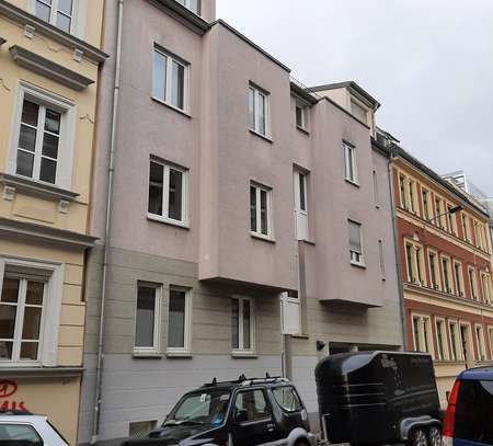 Tiefgaragenstellplatz in Doppelparkanlage in Leipzig-Connewitz zu vermieten.