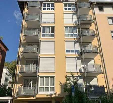 2 Zi.-Whg., renoviert, sonniger Westbalkon, Garagenstellplatz, St. Johannis