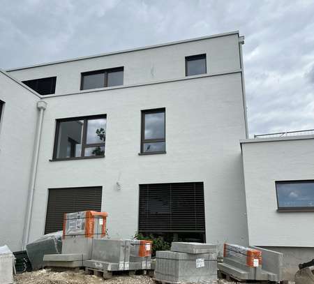 Exklusive Dachterrassenwohnung mit Blick in die Alpen in begehrter Lage