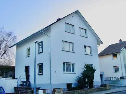Helle EG Wohnung in 3-FH ruhige, gut angebundene Lage