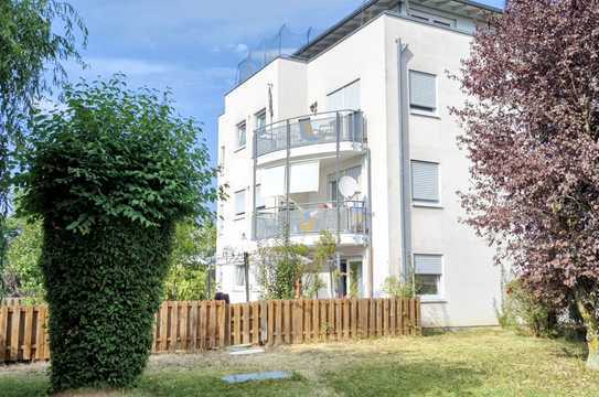 Stilvolle, gepflegte 3-Zimmer-Erdgeschosswohnung mit geh. Innenausstattung mit Balkon und EBK