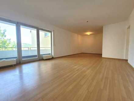 Neuwertige 2,5-Raum-Wohnung mit Balkon in Bad Dürkheim