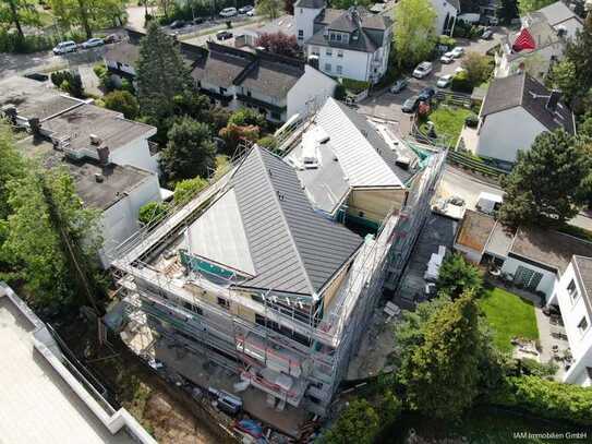 Exquisites Penthouse : hohe Decken, Luxus-Dachterrasse und zwei elegante Balkone