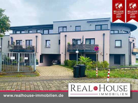 REAL HOUSE: Traumhafte Wohnung mit 4 Zimmern und sonniger Süd-Balkon am Rhein!