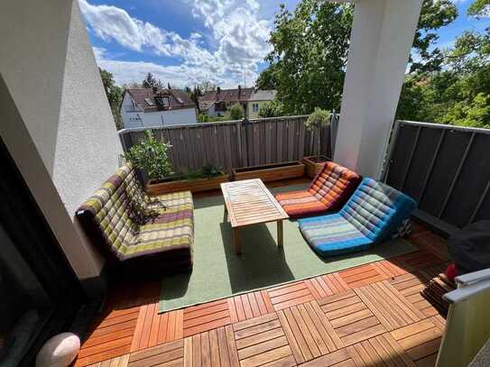 Exklusive 2-Zimmer-Wohnung mit gehobener Innenausstattung mit Balkon und EBK in München Allach