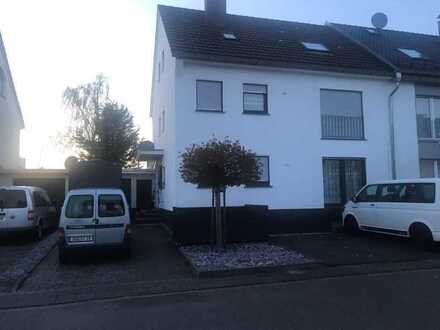 4 Zimmer ETW mit Dachterrasse in bevorzugter Wohnlage von Niederkassel – Mondorf