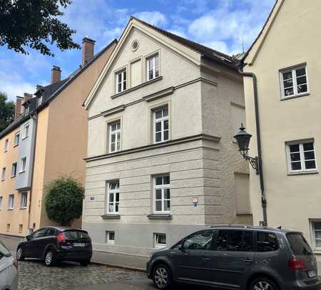 Stilvolle 2-Raum-EG-Wohnung mit Terrasse und EBK in Augsburg