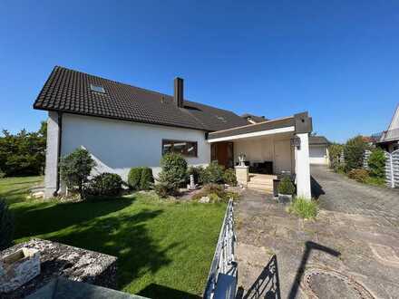 Attraktives Einfamilienhaus/ Mehrgenerationenhaus in Aichach/ Oberbernbach zu vermieten