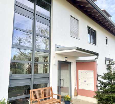 großzügige 2,5-Zi.-Dachgeschosswohnung in TOP-Lage mit großem Westbalkon, Obj. T/0533