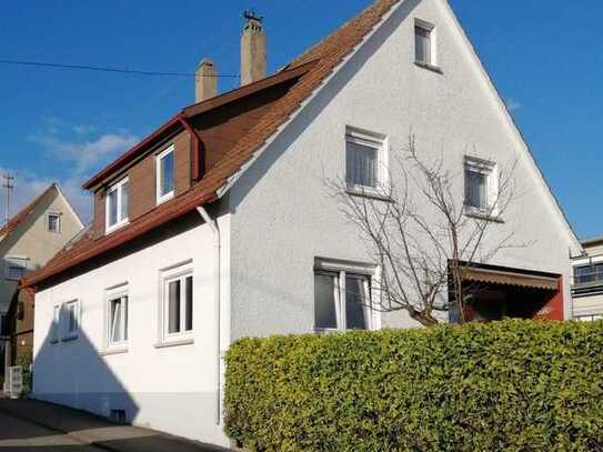 Einfamilienhaus mit sonnigem Garten