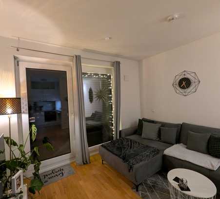 Schöne 2-Zimmer-Wohnung mit Einbauküche und großem Balkon in 60314, Frankfurt