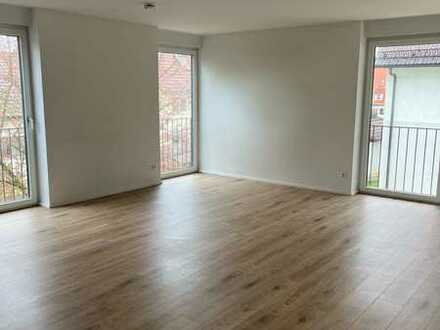 Exklusive, geräumige und neuwertige 3-Zimmer-Wohnung mit Balkon und EBK in Herrenberg