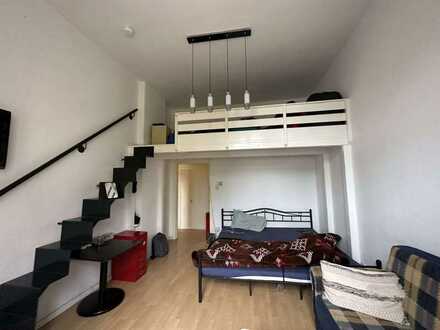 TOP LAGE!! Geräumige und modernisierte 1-Zimmer-Wohnung mit EBK und Panorama Fenster