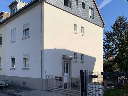 Sehr schönes 3-Familienhaus in Mannheim-Sandhofen