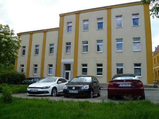 4-Raum 95m² Spreeblick Laminat Innenstadt 25min Tesla Dusche+Badewanne