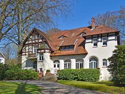Herrschaftliches Wohnen für Altbauliebhaber: 170 m² große Maisonettewohnung in einer Altbauvilla