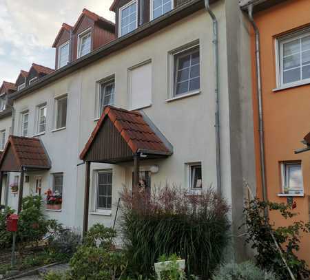 Gepflegtes Reihenhaus mit Garten, Pkw-SP und eigener Garage Nähe Waldrand in Cottbus-Sielow