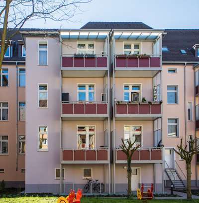 Schöne Dachgeschosswohnung mit Starterbonus in Innenhafen-Nähe