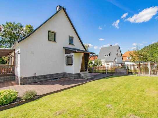 Perfektes Familienhaus mit Garage und Nebengelass in traumhafter Lage