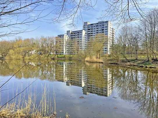 Reinfeld - gut geschnittene, vermietete 3-Zimmer-Wohnung mit Blick auf den Neuhöfer Teich in Zentrum